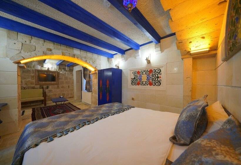 اتاق لوکس سه تخته, Alaturca House