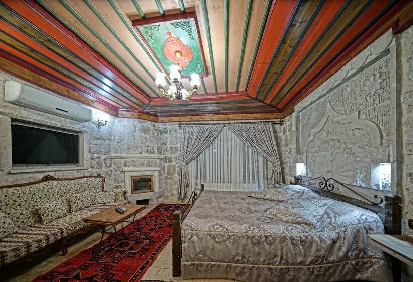 Quarto Deluxe, Alaturca House