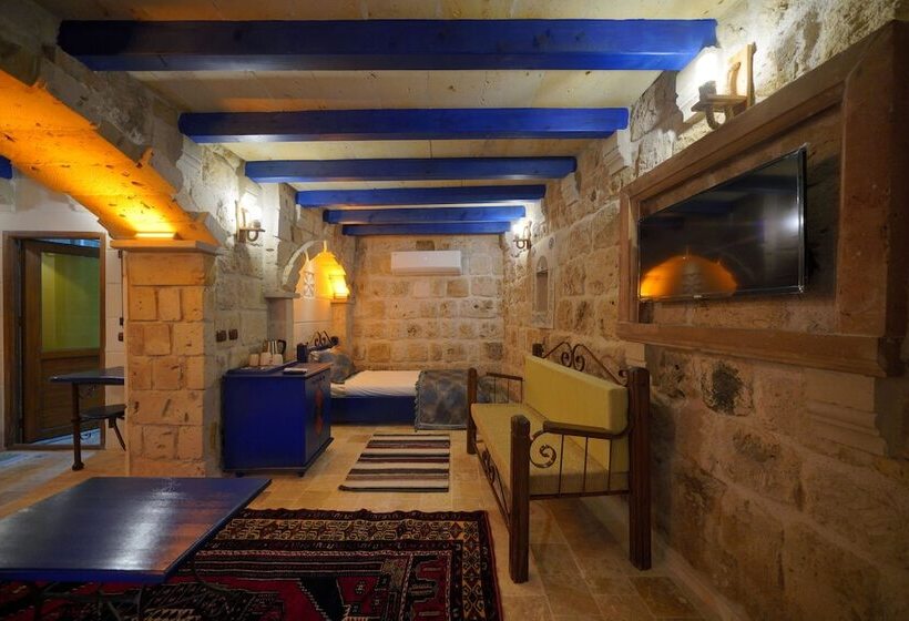 اتاق لوکس سه تخته, Alaturca House