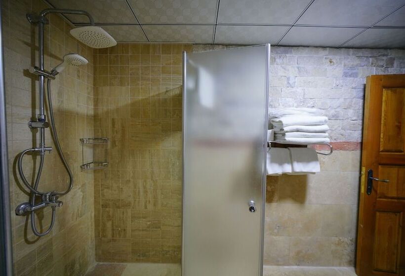 اتاق خانوادگی, Alaturca House