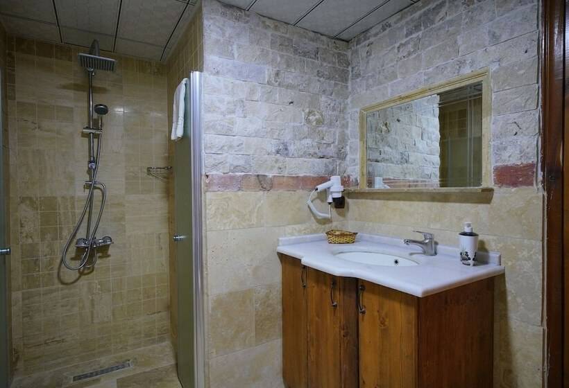 اتاق اقتصادی داخلی, Alaturca House