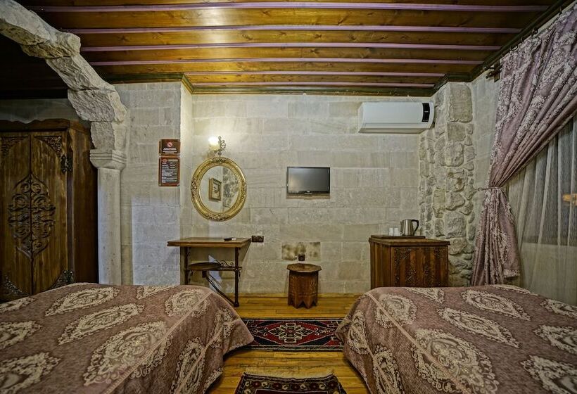 Quarto Estandar, Alaturca House