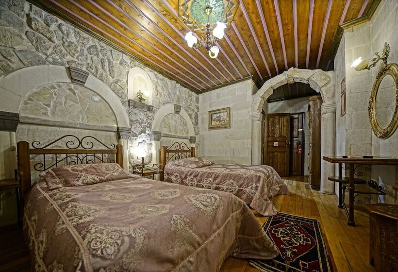 Quarto Estandar, Alaturca House