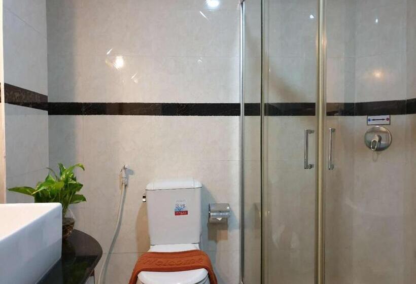 اتاق سوپریور با تخت بزرگ, Aristocrat Residence &