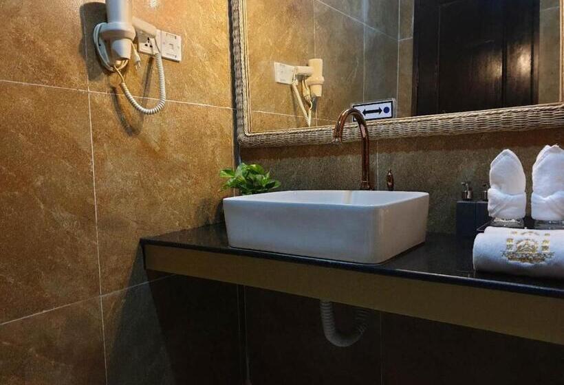 اتاق استاندارد با تخت بزرگ, Aristocrat Residence &