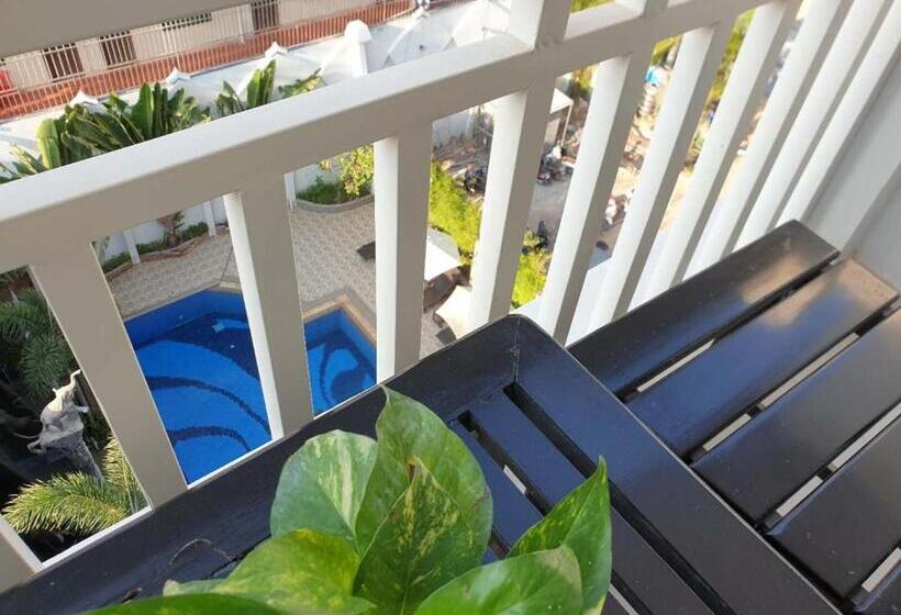 اتاق استاندارد با تخت بزرگ, Aristocrat Residence &