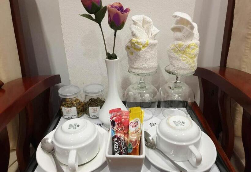 اتاق استاندارد با تخت بزرگ, Aristocrat Residence &