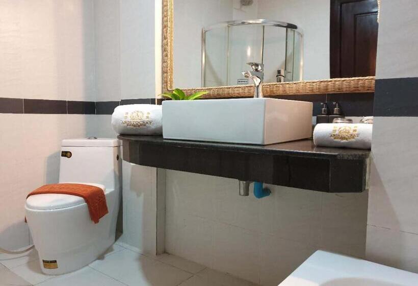 اتاق لوکس با چشم‌انداز دریا, Aristocrat Residence &
