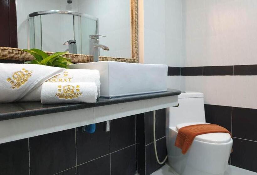 اتاق استاندارد با تخت بزرگ, Aristocrat Residence &