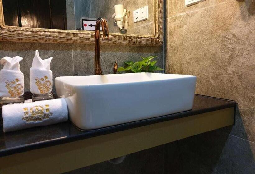 اتاق استاندارد با تخت بزرگ, Aristocrat Residence &