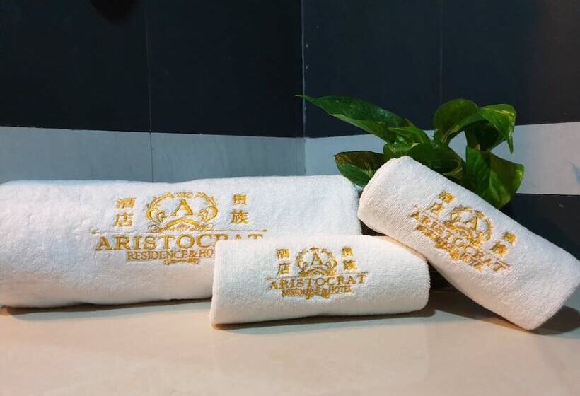 اتاق لوکس با تخت بزرگ, Aristocrat Residence &