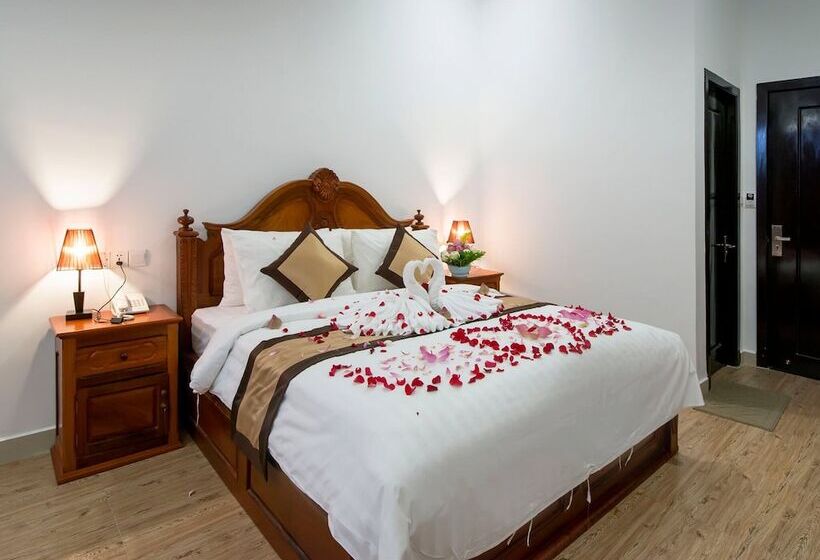اتاق لوکس با تخت بزرگ, Aristocrat Residence &