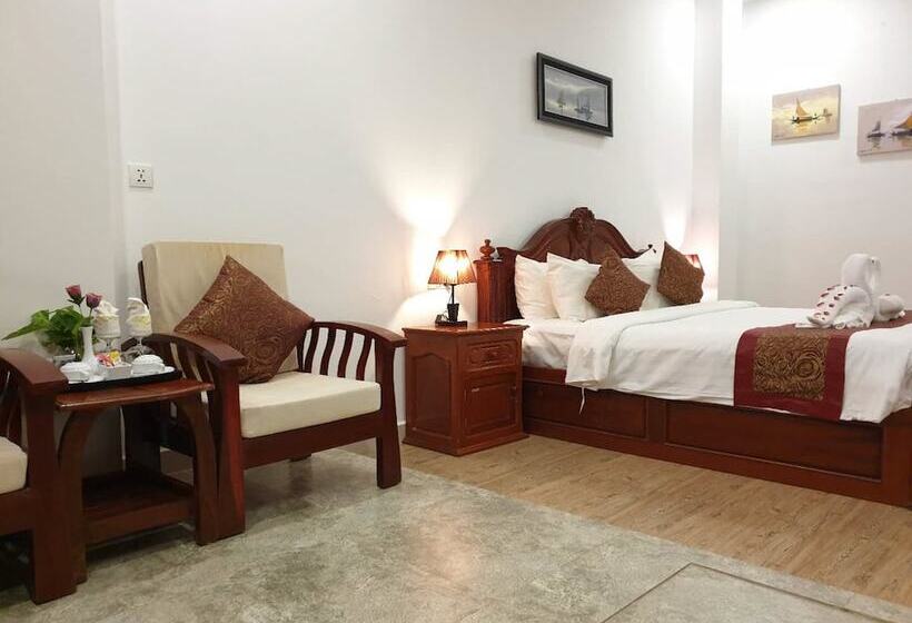 اتاق لوکس با تخت بزرگ, Aristocrat Residence &