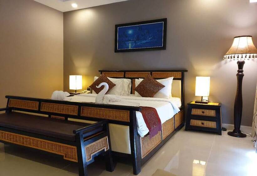 اتاق لوکس با تخت بزرگ, Aristocrat Residence &