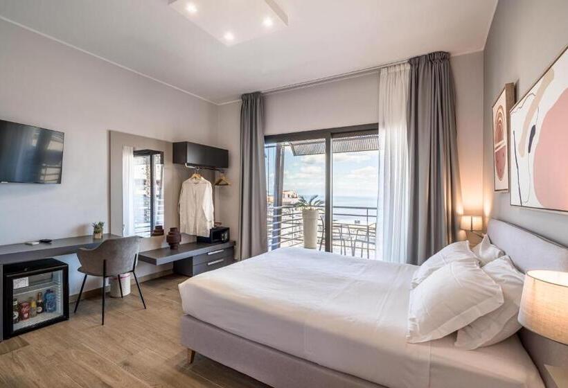 Номер Superior Вид на Море с Балконом, Taormina Palace