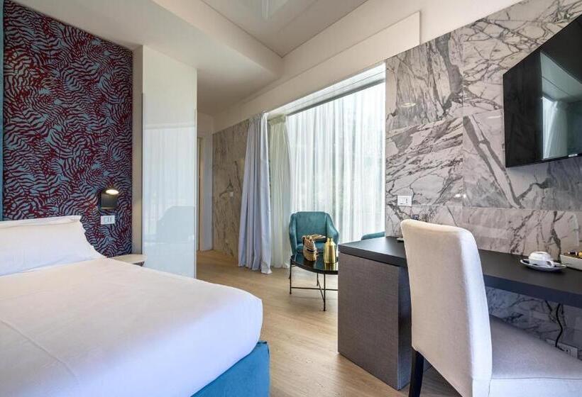 Номер Deluxe Вид на Море с Балконом, Taormina Palace