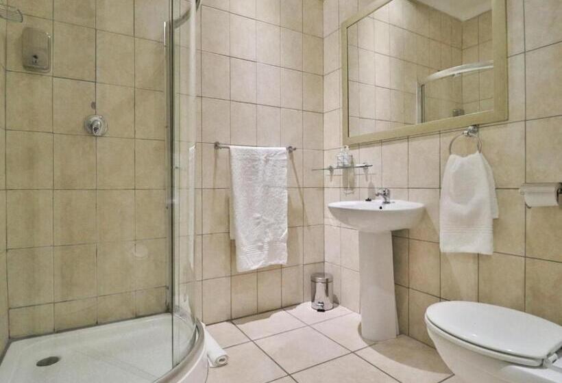 Семейный Номер, Fin And Feather Guest Lodge