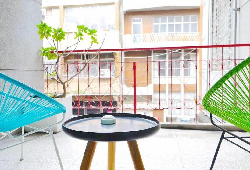 اتاق استاندارد با بالکن, With Inn Hostel