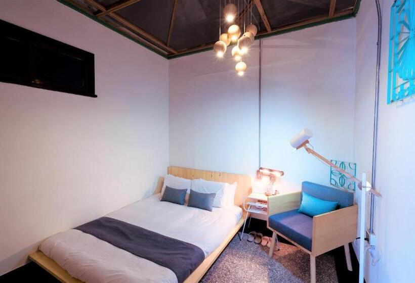 اتاق استاندارد با سرویس بهداشتی مشترک, With Inn Hostel