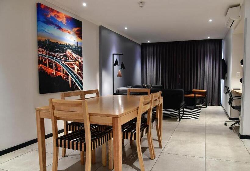 آپارتمان 3 خوابه, Max Executive Apartments
