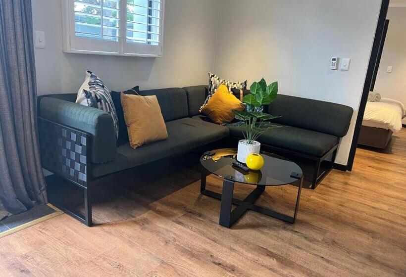 2 Bedroom Apartment Garden View, Max Executive Apartments