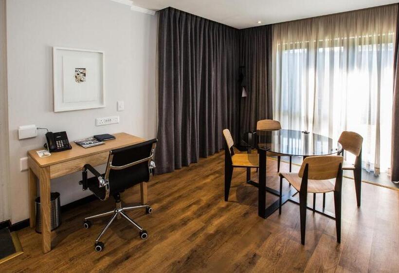 2 Bedroom Apartment Garden View, Max Executive Apartments