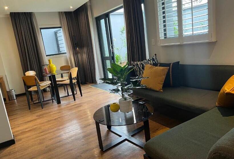 2 Bedroom Apartment Garden View, Max Executive Apartments