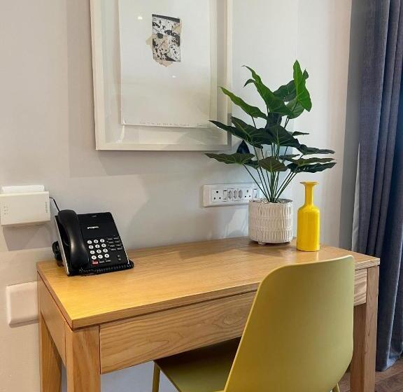 2 Bedroom Apartment Garden View, Max Executive Apartments