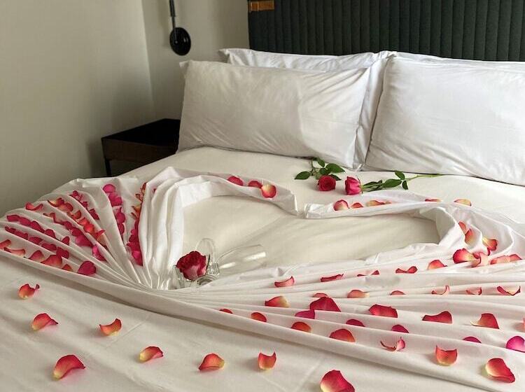 آپارتمان 2 خوابه, Max Executive Apartments