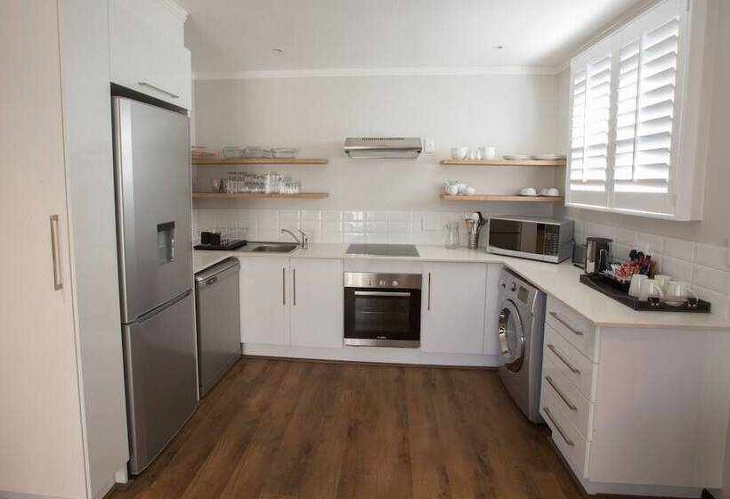 آپارتمان 2 خوابه, Max Executive Apartments