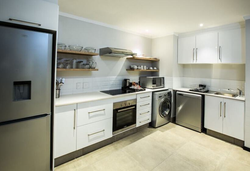 آپارتمان مدیریتی 2 خوابه, Max Executive Apartments