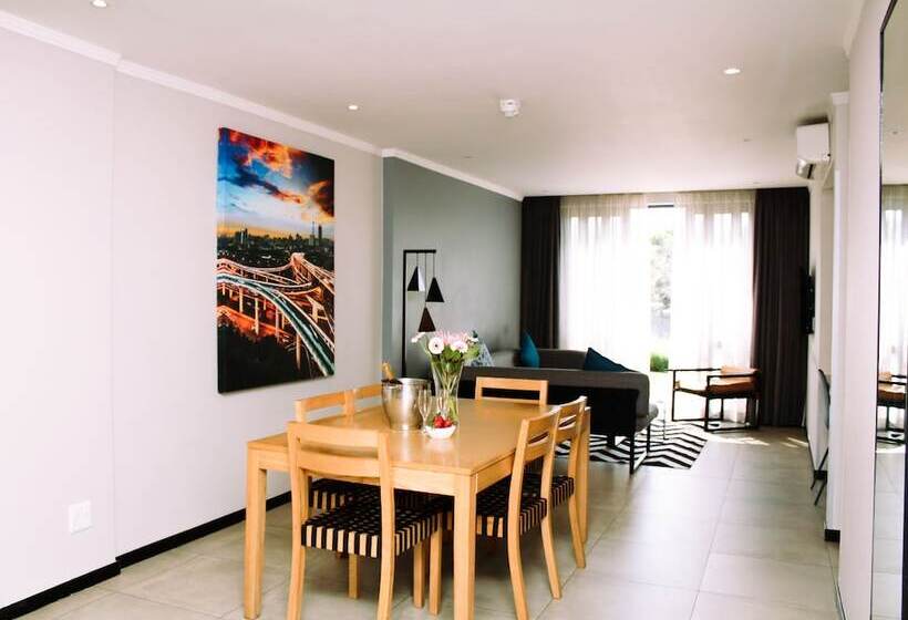آپارتمان 3 خوابه, Max Executive Apartments