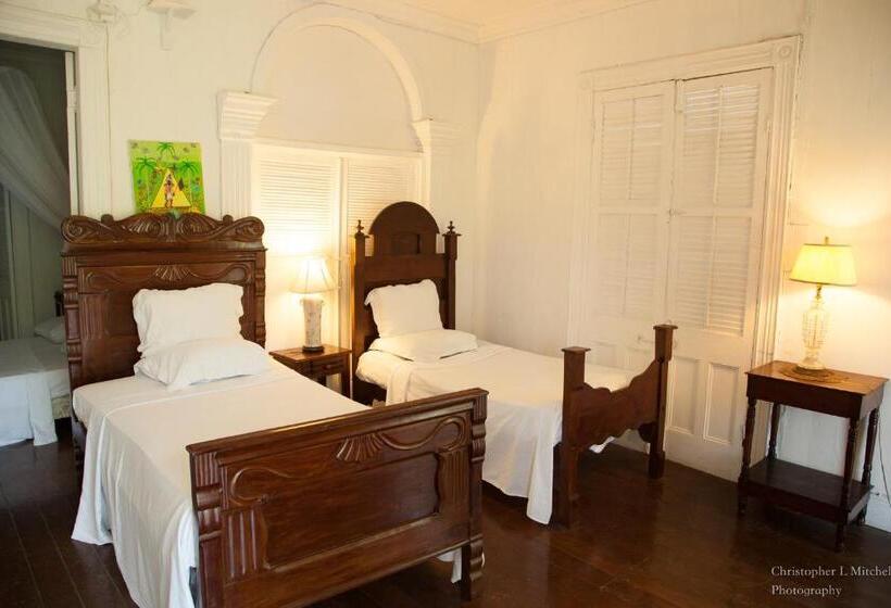 3 Bedroom Suite, Florita