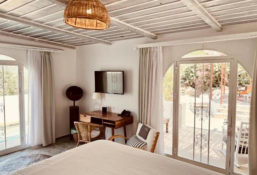 Люкс с Бассейном, Caesars Gardens Hotel & Spa   Adults Only