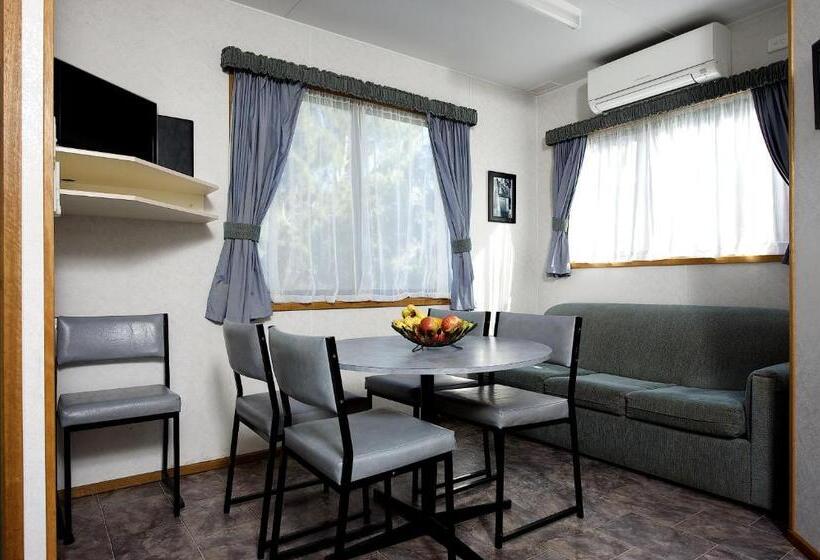 침실 2개 주택, Lakes And Craters Holiday Park