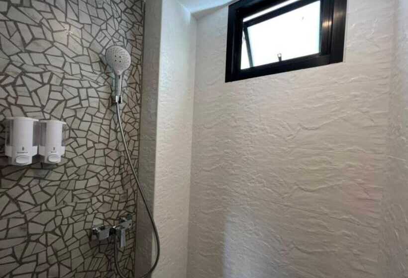 Quarto Deluxe, Penpark Place