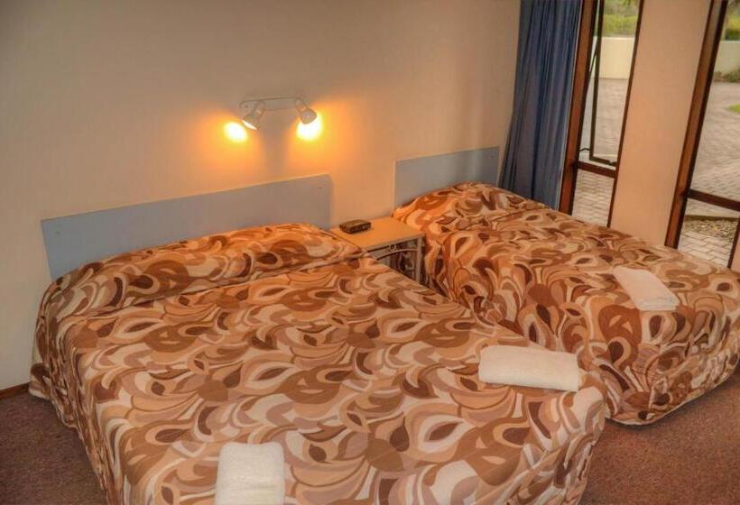 Апартаменты 2 Спальни, Riverside Motel