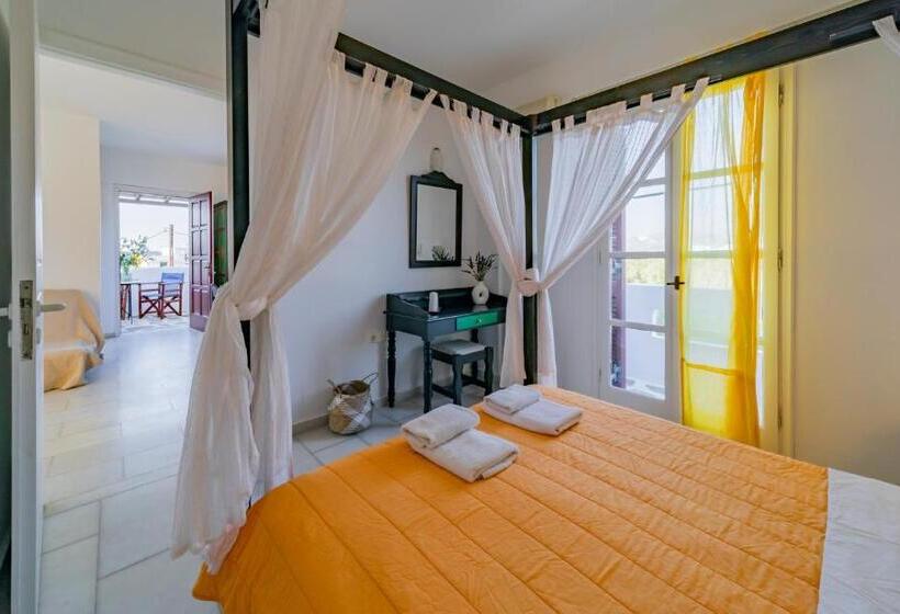 Family Suite, Antonina