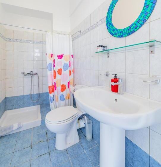 Family Suite, Antonina
