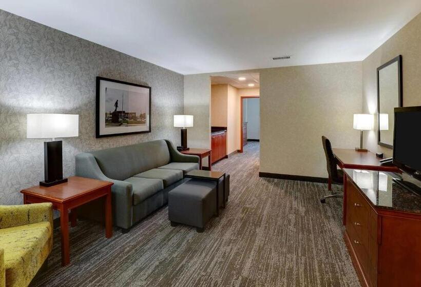 Люкс Кровать Кинг, Drury Inn & Suites Independence Kansas City