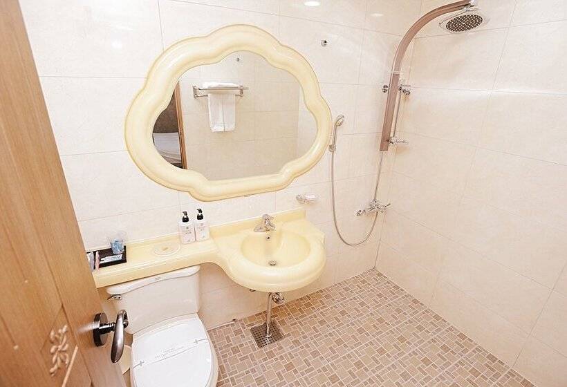 اتاق استاندارد, Highfere