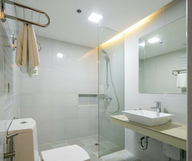 디럭스 룸, 950 Condotel