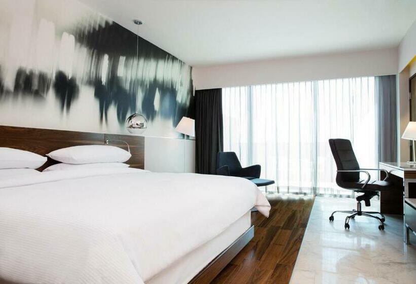 اتاق استاندارد با تخت بزرگ, Krystal Urban Guadalajara