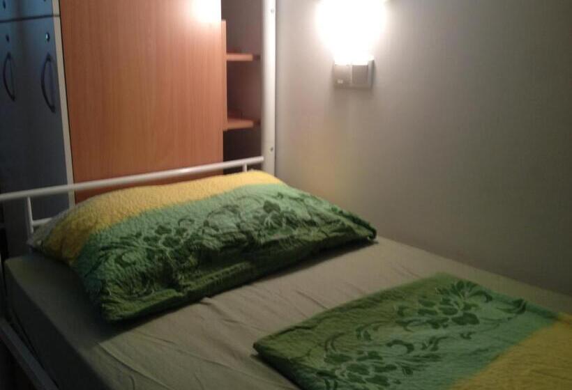 Кровать в Общей Комнате, Hostel Split Backpackers 2