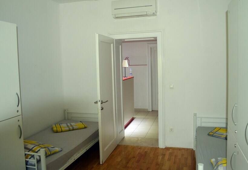 Кровать в Общей Комнате, Hostel Split Backpackers 2