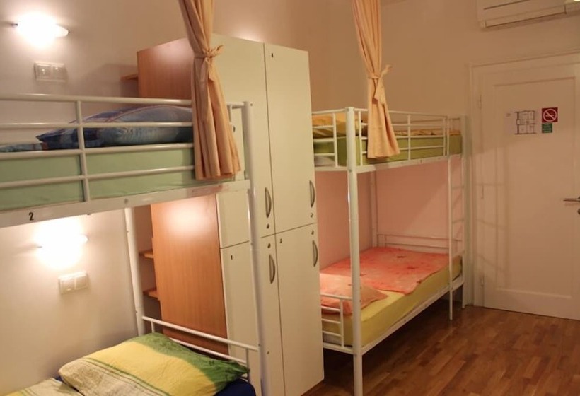 Кровать в Общей Комнате, Hostel Split Backpackers 2