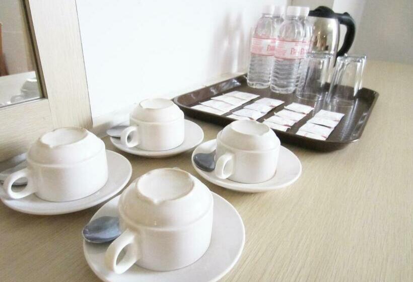 חדר משפחתי, Promenade Service Apartments