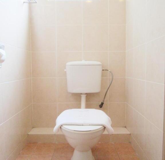 חדר משפחתי, Promenade Service Apartments