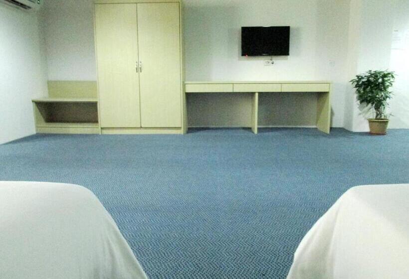 חדר משפחתי, Promenade Service Apartments