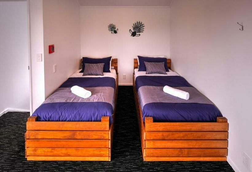 اتاق استاندارد چهار تخته, Haka House Taupo